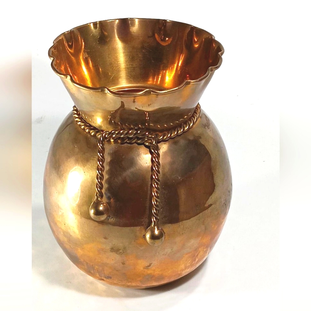 Vtg. Brass Vase 5 1/2" Tall